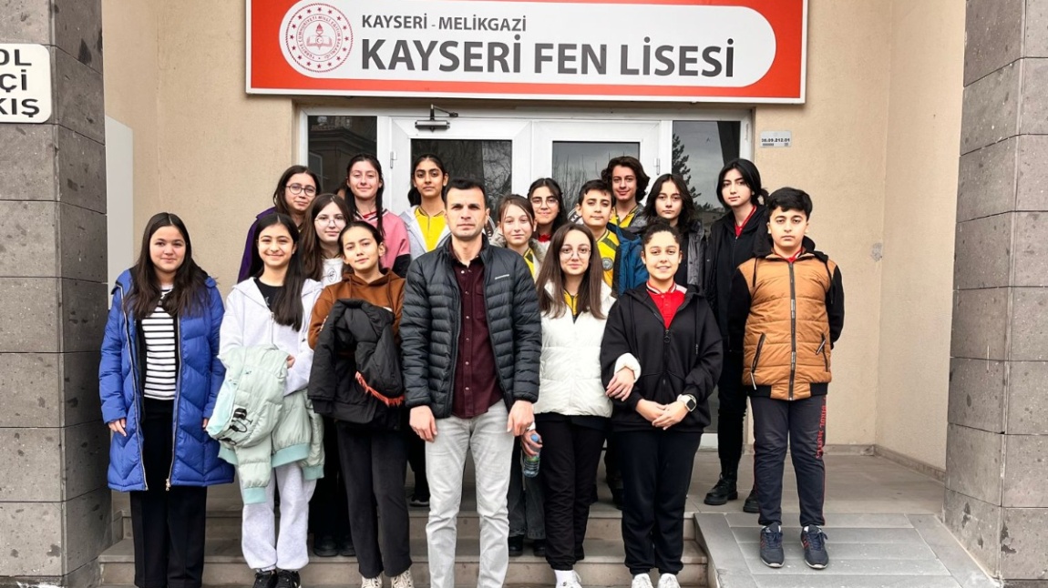 8. Sınıf öğrencilerimizin Kayseri fen Lisesi ziyareti 