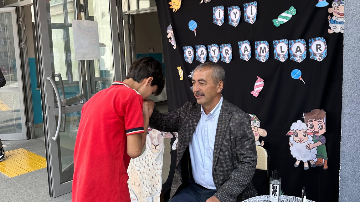 Bayramlar ; paylaşmanın, birlik olmanın ve sevginin adıdır.