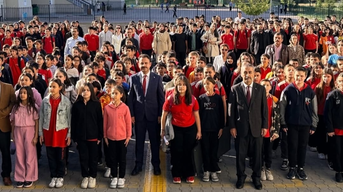 KAYMAKAM BEY'İN OKULUMUZA ZİYARETİ